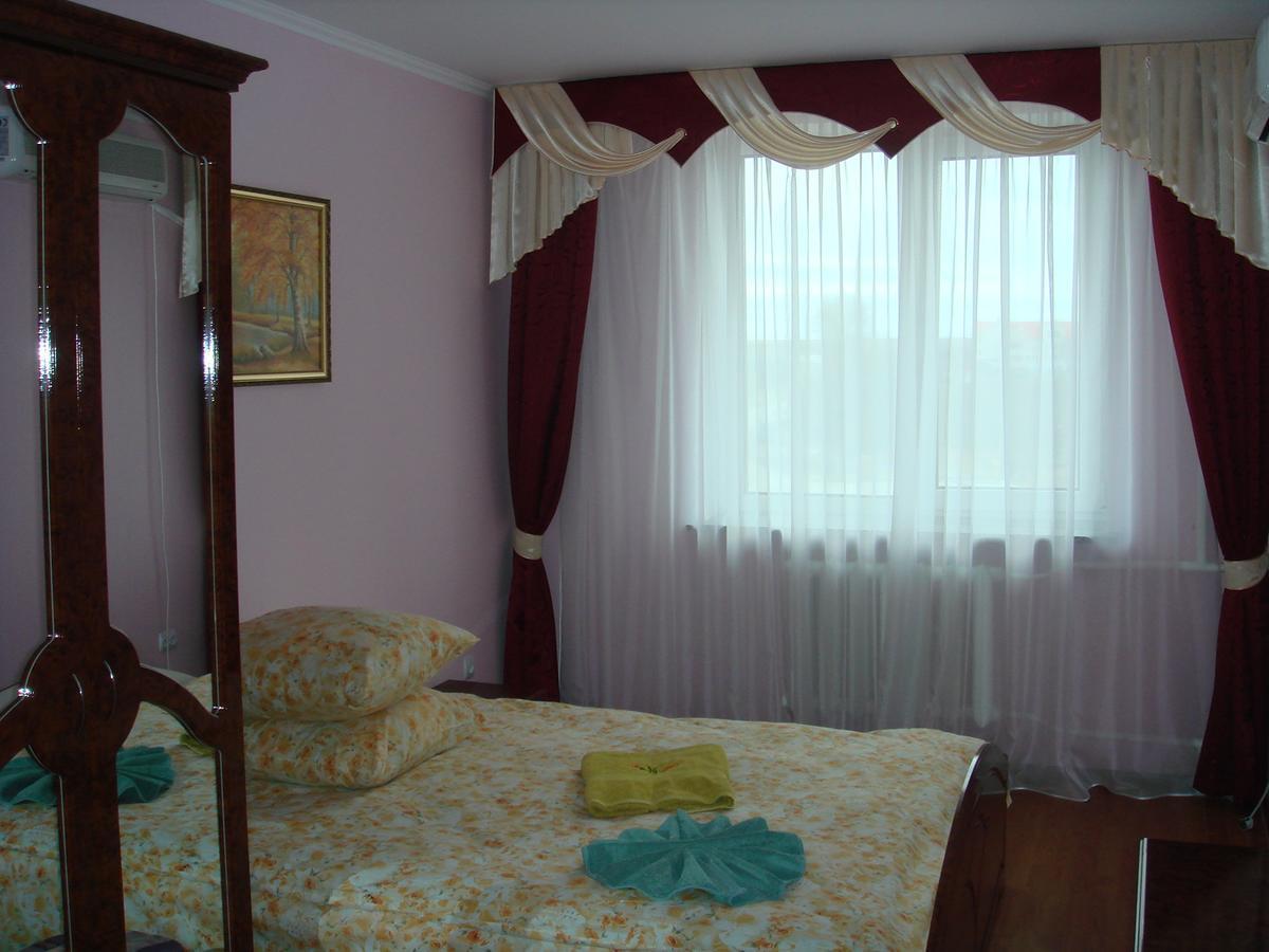 Hotel - Restaurant "Lion'S Heart" Velyka Omelyana エクステリア 写真