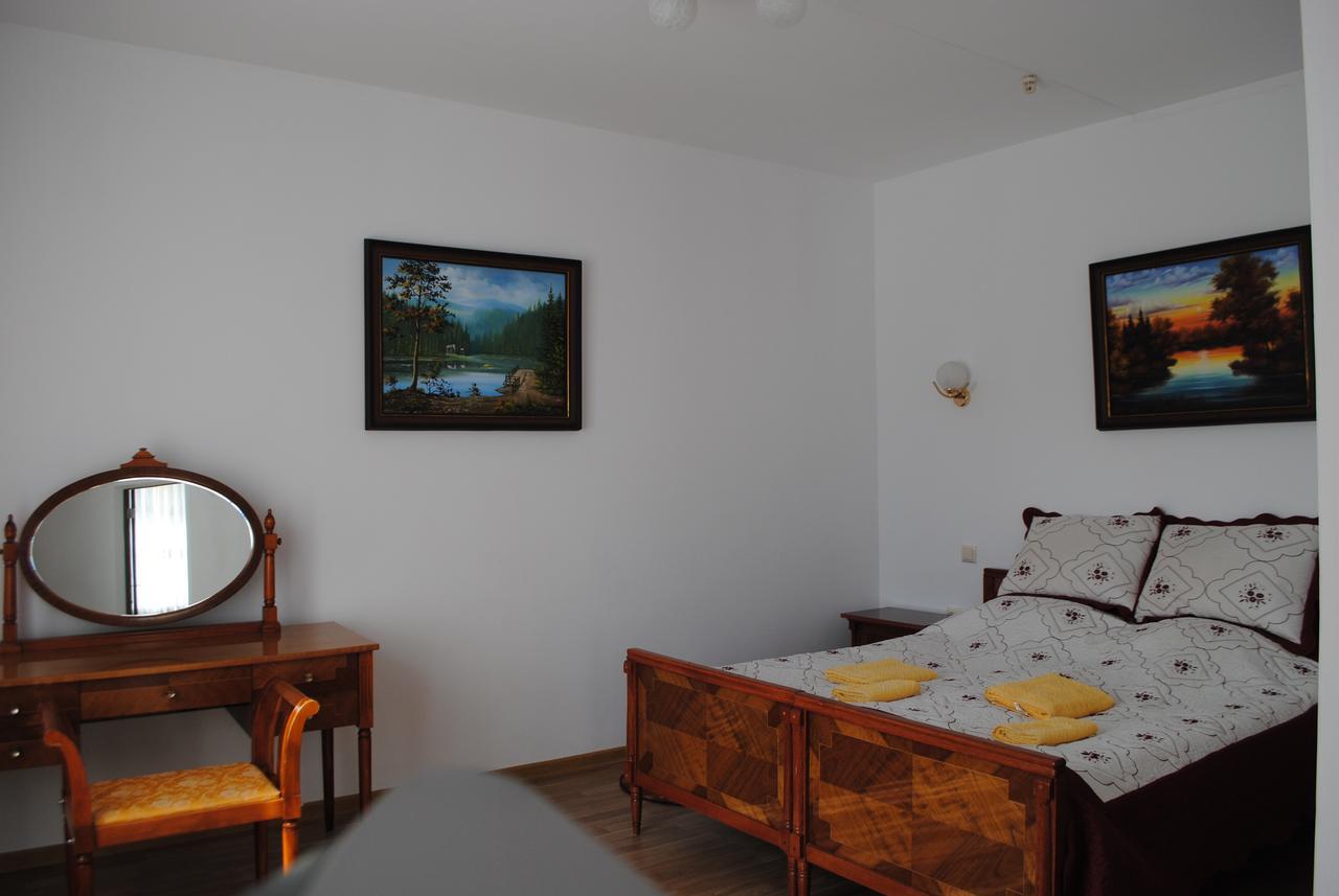 Hotel - Restaurant "Lion'S Heart" Velyka Omelyana エクステリア 写真