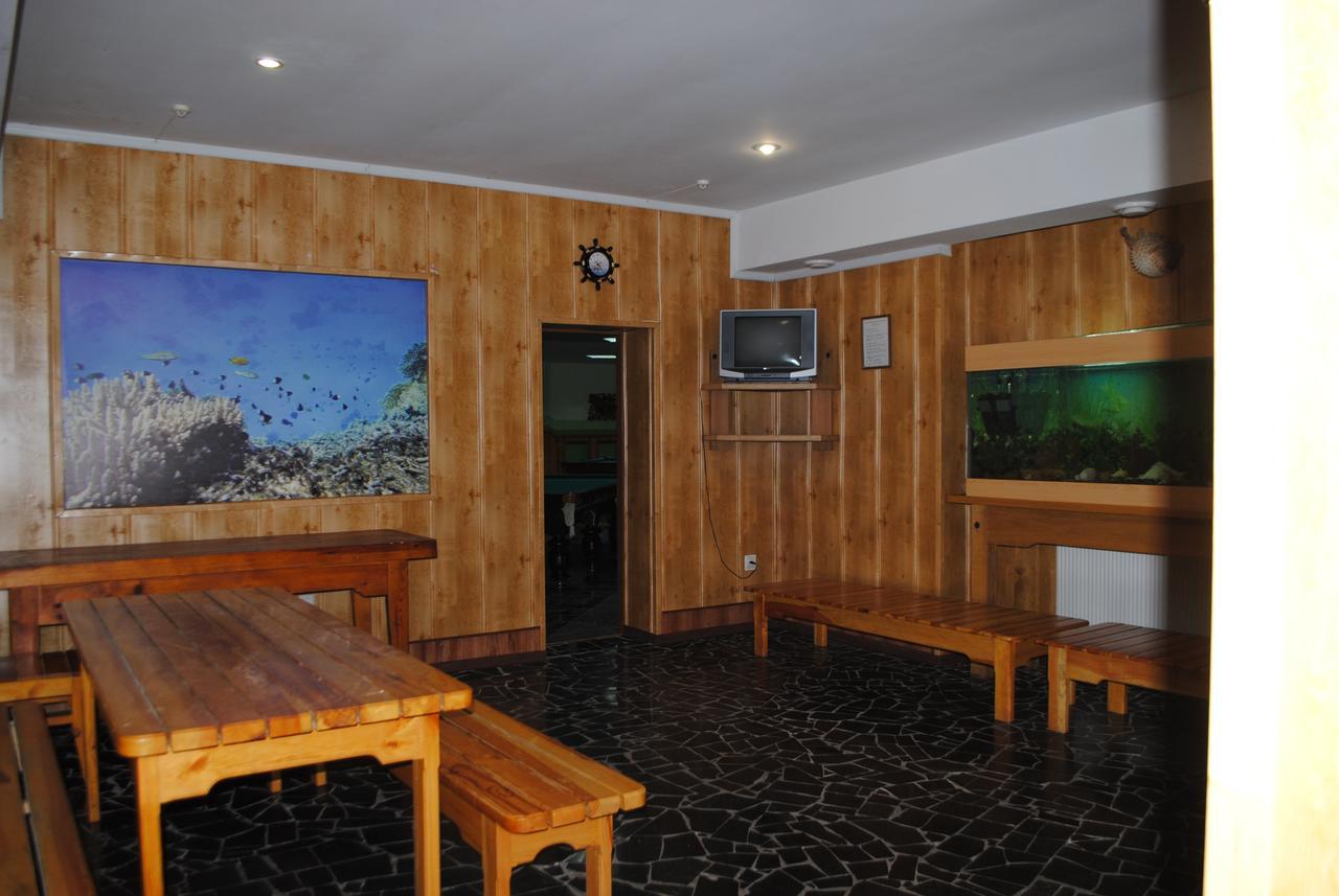 Hotel - Restaurant "Lion'S Heart" Velyka Omelyana エクステリア 写真