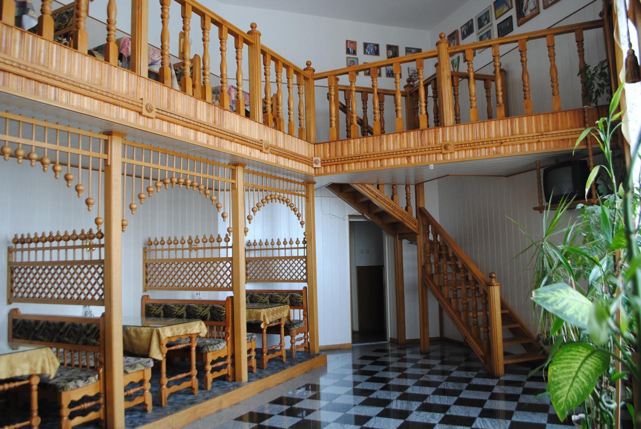 Hotel - Restaurant "Lion'S Heart" Velyka Omelyana エクステリア 写真
