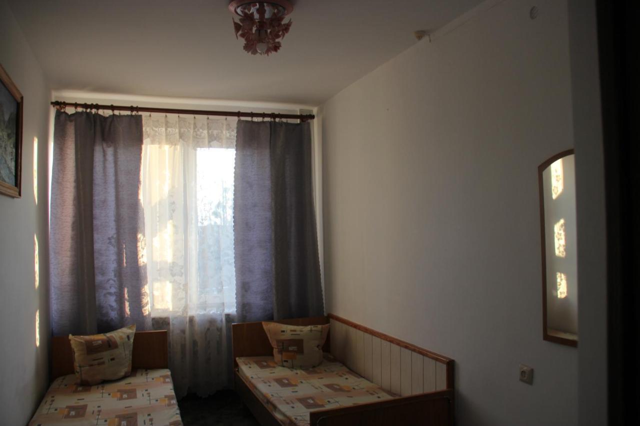 Hotel - Restaurant "Lion'S Heart" Velyka Omelyana エクステリア 写真