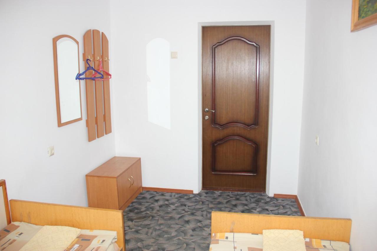 Hotel - Restaurant "Lion'S Heart" Velyka Omelyana エクステリア 写真